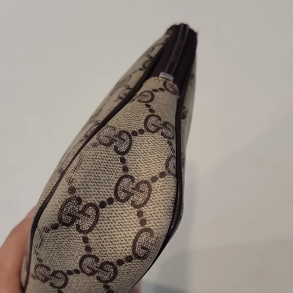 Authentic Gucci pouch - Picture 4 of 9